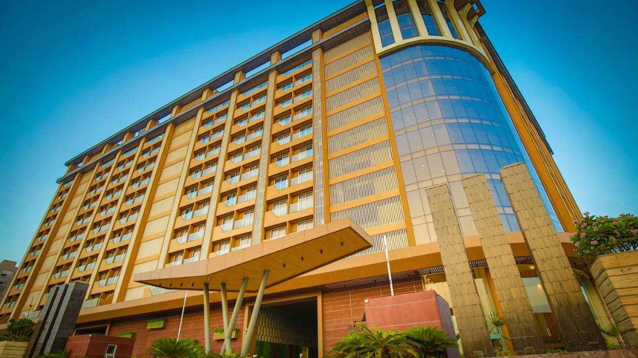 The Weekend Address Hotel Сурат Екстериор снимка