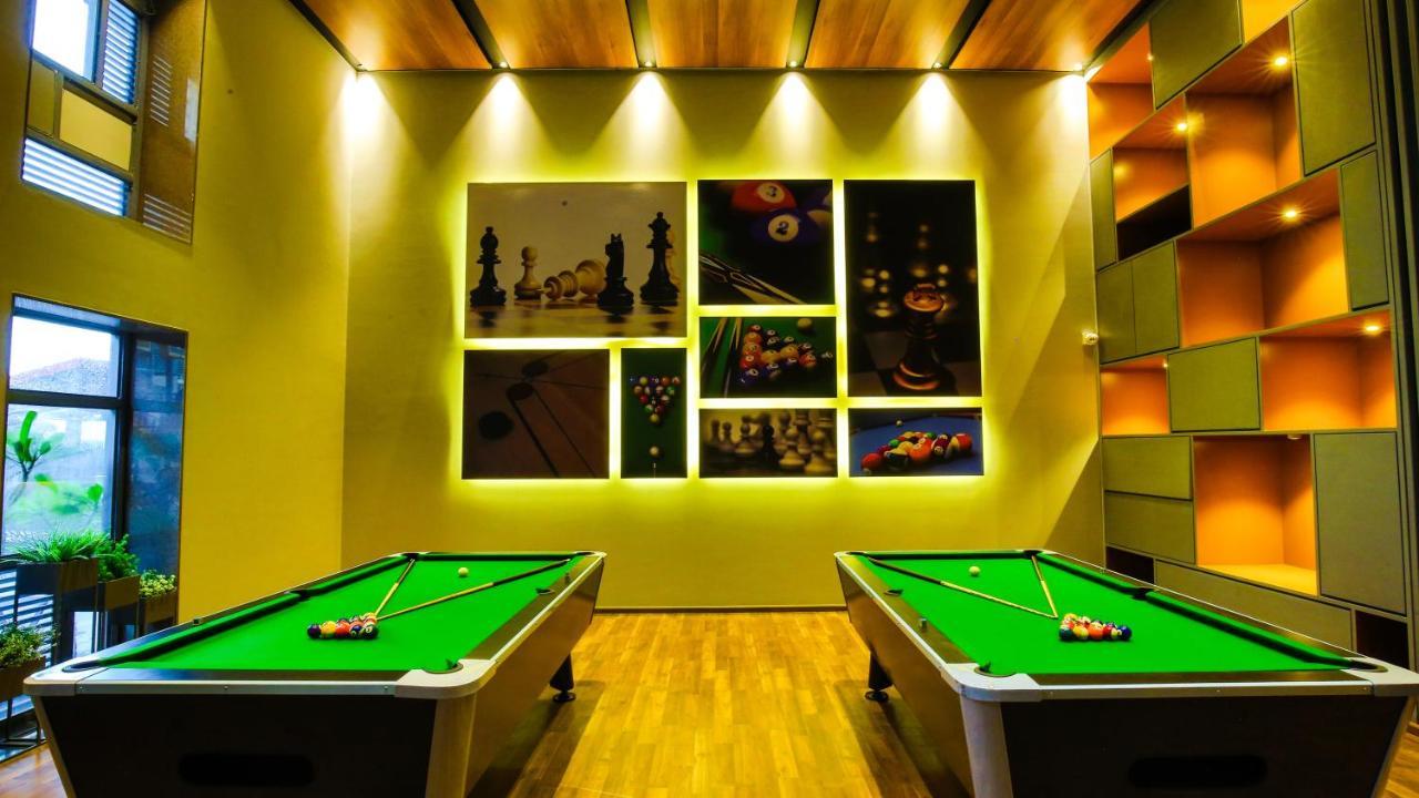 The Weekend Address Hotel Сурат Екстериор снимка