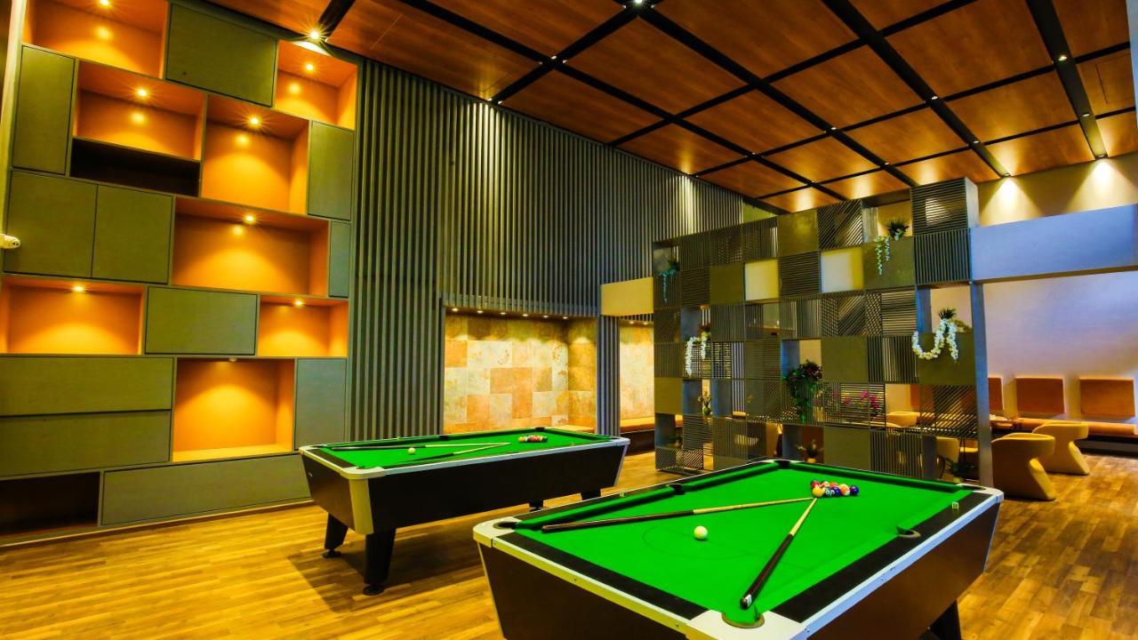 The Weekend Address Hotel Сурат Екстериор снимка